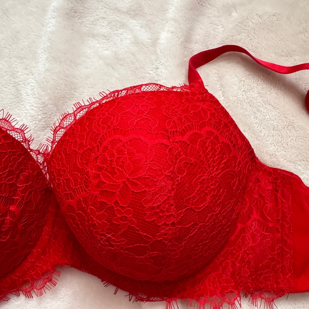 Victoria’s Secret Dream Angels Demi Red Lace Bra